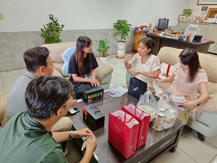 20250729拜訪曙光女中圖片
